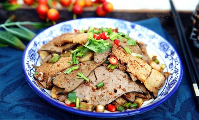 少吃高脂高盐高糖食物，预防血栓